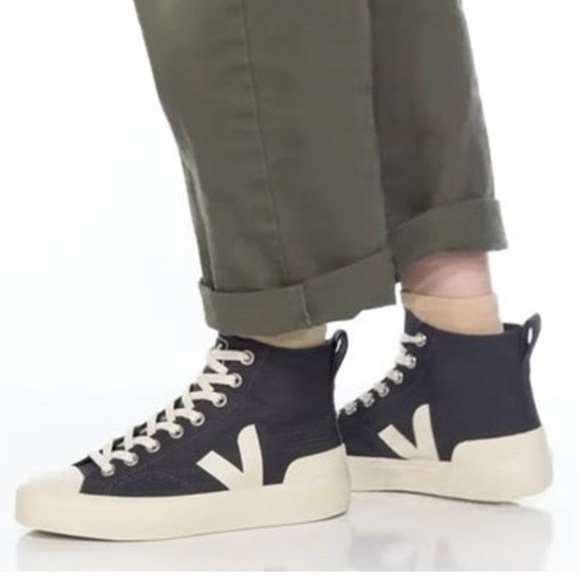 Veja Wata II Black White High Top Sneakers Size 37 / 6 - Picture 3 of 10